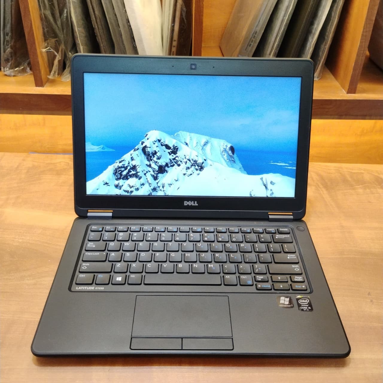 AT6359 Dell 7250 - Core I5- 8gb/256ssd